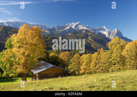 Voir à proximité plage Wetterstein, Alpspitze et Zugspitze Waxenstein (vlnr), la Bavière Banque D'Images