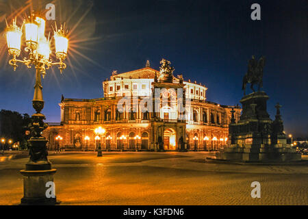 La nuit, Semperoper Dresden, Allemagne Banque D'Images