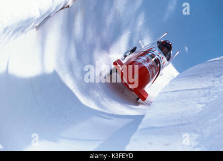En bob à deux à la piste de bobsleigh de Saint-Moritz, Suisse Banque D'Images
