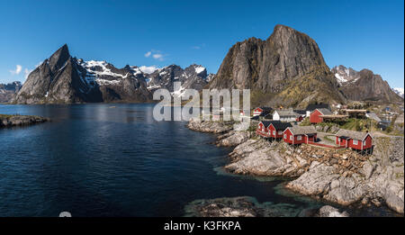 Un panorama de Hamnoy, Reine, dans les îles Lofoten. Banque D'Images