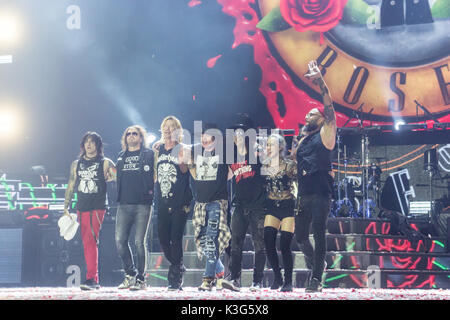 Vancouver, Canada. Du 1er septembre 2017. Groupe de rock américain Guns N' Roses d'effectuer au cours de leur "pas dans cette vie' tour au BC Place Stadium à Vancouver, BC, CANADA. Crédit : Jamie Taylor/Alamy Live News. Banque D'Images