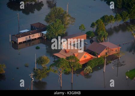 Les eaux de crue suite à l'ouragan Harvey couvrir homes 1 septembre 2017 à Beaumont, Texas. Banque D'Images