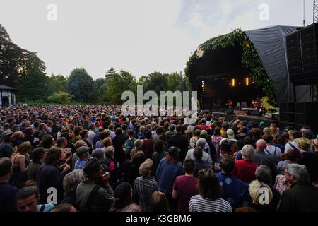 Dorset, UK. Sep, 2017 3e. Larmer Tree Gardens, dorset, UK. 3 septembre, 2017. Une vue sur le jardin à l'honneur à la fin de 2017 le festival de la route. photo date : Samedi, Septembre 2, 2017. crédit photo doit se lire : Roger garfield/Alamy live news crédit : Roger garfield/Alamy live news Banque D'Images