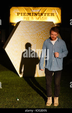 Dorset, UK. Sep, 2017 3e. Larmer Tree Gardens, dorset, UK. 3 septembre, 2017. Les festivaliers en 2017 fin de la route. photo festival date : dimanche, 3 septembre, 2017. crédit : Roger garfield/Alamy live news Banque D'Images