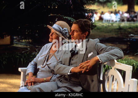 A PASSAGE TO INDIA PEGGY ASHCROFT, NIGEL HAVERS Date : 1984 Banque D'Images