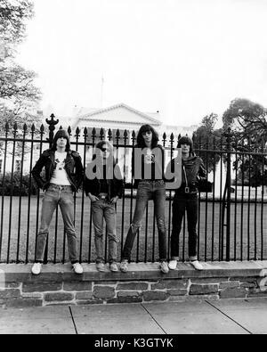 Fin DU SIÈCLE aka FIN DU SIÈCLE : L'HISTOIRE DE LA RAMONES RAMONES Date : 2003 Banque D'Images