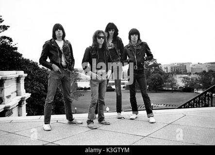 Fin DU SIÈCLE aka FIN DU SIÈCLE : L'HISTOIRE DE LA RAMONES RAMONES Date : 2003 Banque D'Images