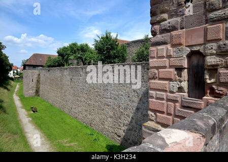 Wolframs-Eschenbach, les murailles de la ville à la porte supérieure Banque D'Images