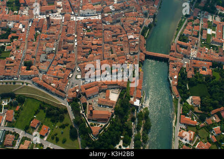 Bassano del Grappa, centre, photo aérienne, province de Vicenza, Brentatal, Région Vénétie, Italie Banque D'Images