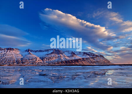 L'Islande, l'Austurland, fjords de l'Est, l'Est de l'islande, fjord Breiddalsvik paysage fermer Banque D'Images