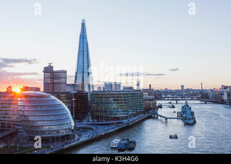 L'Angleterre, Londres, Southwark, Coucher de soleil sur le Shard Banque D'Images