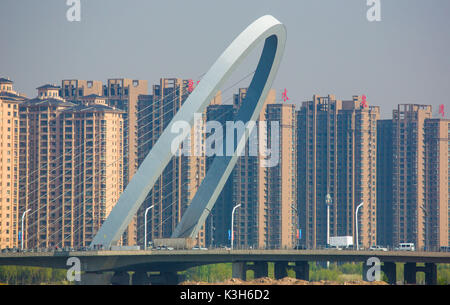 Chine, Province du Shanxi, Daton Nanmiaowa Dsistric, Ville, nouveau pont Banque D'Images