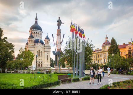 La Roumanie, la Transylvanie, Cluj Napoca, Ville, Avram Iancu Square, la Cathédrale Orthodoxe Banque D'Images