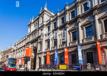England, London, Piccadilly, Burlington House, The Royal Academy of Arts Banque D'Images