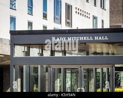 Dame Mitchell Hall, Université de Cambridge - un amphithéâtre sur le site Sidgwick de l'université. Banque D'Images