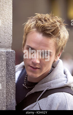 RILEY SMITH dans la région de Warner Bros Pictures, comédie d'action New York Minute, avec Mary-Kate Olsen et Ashley Olsen. Les photographies DOIVENT ÊTRE UTILISÉES EXCLUSIVEMENT POUR LA PUBLICITÉ, de la promotion, de la publicité ou de l'examen de cette motion précise PHOTO ET DE RESTER LA PROPRIÉTÉ DU STUDIO. Non POUR LA VENTE OU LA REDISTRIBUTION. NEW YORK MINUTE [2004] RILEY SMITH Date : 2004 Banque D'Images