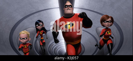 LES INDESTRUCTIBLES photographiés de gauche à droite : Dash, Violet, MR. Incredible, et Elastirl dans une scène de . La permission est accordée aux magazines et journaux de reproduire cette image à condition qu'elle soit accompagnée par WALT DISNEY PICTURES/PIXAR ANIMATION STUDIOS. TOUS DROITS RÉSERVÉS. Distribué par Buena Vista International. POUR LES POINTS D'IMPRESSION UNIQUEMENT. NON DESTINÉ À UNE UTILISATION SUR INTERNET. LES INDESTRUCTIBLES Dash, Violet, M. Incredible, et ELASTIGL LES INDESTRUCTIBLES représentés de gauche à droite : Dash, Violet, M. Incredible, et Elastigl dans une scène de . La permission est accordée par la présente à magazines et n Banque D'Images