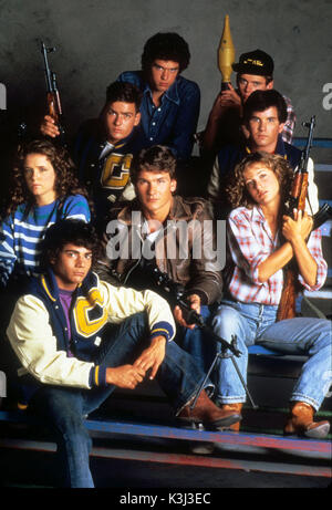 L'AUBE ROUGE DOUG TOBY, LEA THOMPSON, Charlie Sheen, DARREN DALTON, C THOMAS HOWELL, BRAD SAVAGE, JENNIFER GREY [Center] PATRICK SWAYZE Date : 1984 Banque D'Images