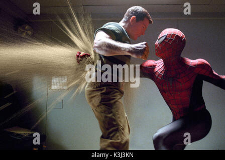 SPIDER-MAN 3 Thomas Haden Church comme Flint Marko / Sandman, Tobey Maguire dans le rôle de Peter Parker / Spider-man Spiderman 3 Pour plus d'informations, veuillez contacter le bureau de presse Libération Sony Pictures. Date : 2007 Banque D'Images