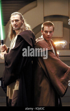 STAR WARS : Episode I - LA MENACE FANTÔME Liam Neeson comme Qui-Gon Jinn, EWAN MCGREGOR comme Obi Wan Kenobi Banque D'Images