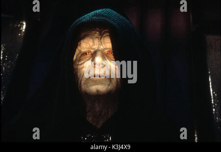 STAR WARS : épisode VI - LE RETOUR DU JEDI IAN MCDIARMID comme l'Empereur Date : 1983 Banque D'Images