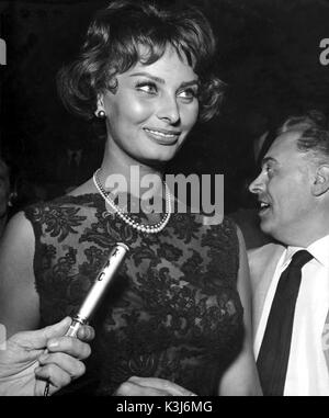 L'actrice italienne SOPHIA LOREN, vers le milieu des années 1950 avec le producteur CARLO PONTI Banque D'Images