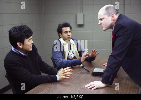 HAROLD ET KUMAR S'ÉCHAPPENT DE GUANTANAMO BAY ALIAS HAROLD ET KUMAR S'ÉCHAPPENT DE GUANTANAMO BAY ALIAS HAROLD ET KUMAR 2 JOHN CHO EN TANT QUE HAROLD, KAL PENN EN TANT QUE KUMAR, ROB CORDDRY HAROLD ET KUMAR S'ÉCHAPPENT DE GUANTANAMO BAY date : 2008 Banque D'Images