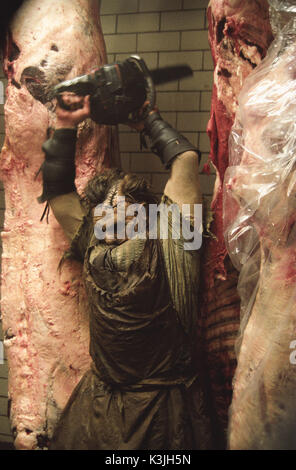 Le Texas Chainsaw Massacre ANDREW BRYNIARSKI COMME LEATHERFACE Le Texas Chainsaw Massacre Date : 2003 Banque D'Images