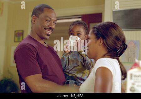 DADDY DAY CARE EDDIE MURPHY, KHAMANI GRIFFIN, REGINA KING DADDY DAY CARE Date : 2003 Banque D'Images