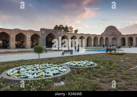 L'Iran, le sud-est de l'Iran, Kerman, bout à bout Bazar, cour intérieure Banque D'Images