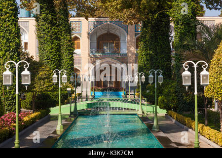 L'Iran, au centre de l'Iran, Ispahan, Abbasi, cour de l'hôtel Banque D'Images