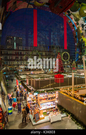 Pays-bas, Rotterdam, Markthal foodhall, augmentation de la vue de l'intérieur Banque D'Images