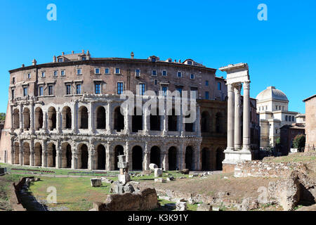 Italie Rome Theatro Marcello Temple de Apollon Sosien Banque D'Images