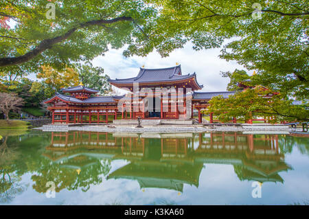 Le Japon, Kyoto, Uji Byodo-in, Ville , Phoenix Hall, (W.H.) Banque D'Images