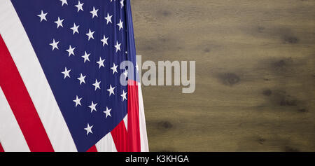 Heureux du travail la journée d'arrière-plan avec la texture bois Banque D'Images