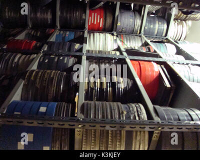 Les boîtes de films archivés au Musée du Cinéma, Londres, juillet 2009 Banque D'Images