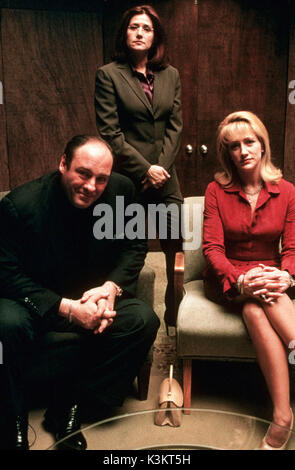 La série The Sopranos, 6 JAMES GANDOLFINI comme Tony Soprano, LORRAINE BRACCO comme Dr. Jennifer Melfi, EDIE FALCO que Carmela Soprano Date : 2007 Banque D'Images