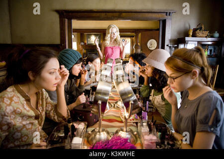 Kat Dennings LA HOUSE BUNNY, Kiely Williams, Emma Stone, Anna Faris, Katharine McPhee, Rumer Willis, Dana Goodman Date : 2008 Banque D'Images