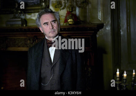 BLEAK HOUSE DENIS LAWSON comme John Jarndyce Date : 2005 Banque D'Images