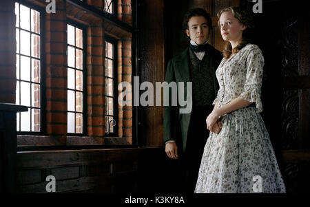 BLEAK HOUSE PATRICK KENNEDY comme Richard Carstone, CAREY MULLIGAN qu'Ada Clare Date : 2005 Banque D'Images