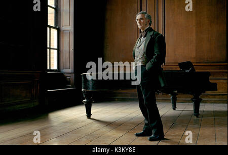 BLEAK HOUSE DENIS LAWSON comme John Jarndyce Date : 2005 Banque D'Images