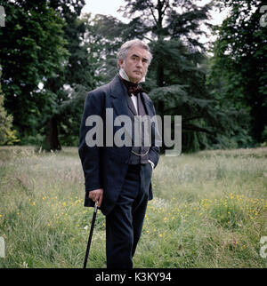 BLEAK HOUSE DENIS LAWSON comme John Jarndyce Date : 2005 Banque D'Images