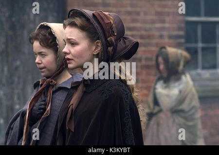 BLEAK HOUSE ANNA MAXWELL MARTIN comme Esther Valéry, CAREY MULLIGAN qu'Ada Clare Date : 2005 Banque D'Images