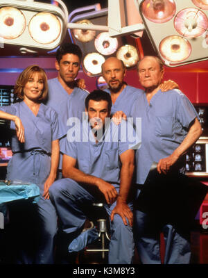 CHICAGO HOPE ROXANNE HART, ADAM ARKIN comme le Dr Aaron Shutt, MANDY PATINKIN comme le Dr Jeffrey Geiger, HECTOR ELIZONDO, p. ex. CHICAGO HOPE MARSHALL [Séries télévisées américaines 1994 -2000] [L-R] ROXANNE HART, ADAM ARKIN comme le Dr Aaron Shutt, MANDY PATINKIN comme le Dr Jeffrey Geiger, HECTOR ELIZONDO, p. ex. MARSHALL Date : 2000 Banque D'Images