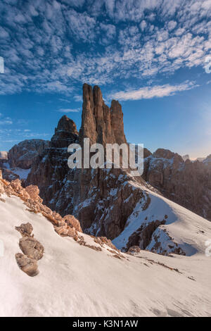 L'Europe, Italie, Trentin-Haut-Adige. Les tours de Vaiolet en hiver, Groupe du Catinaccio Rosengarten, Dolomites Banque D'Images