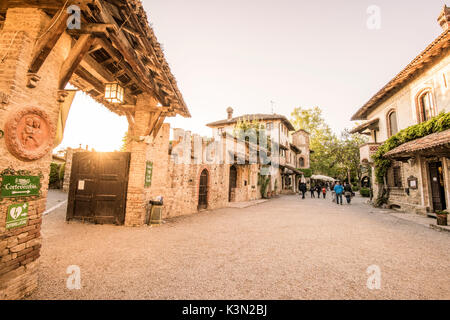 Grazzano Visconti, Vigolzone, quartier Plaisance, Émilie-Romagne, Italie. Banque D'Images