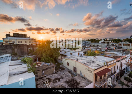 Le Colonial (colonial), Santo Domingo, République dominicaine. Cityscape au coucher du soleil. Banque D'Images