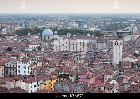 Brescia, Lombardie, Italie. Vue de château de Brescia Banque D'Images