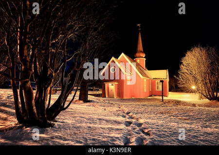 Flakstad église, Ramberg, la Norvège. Banque D'Images
