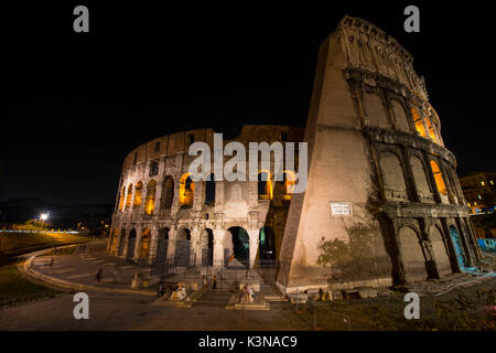 Le Colisée de nuit, Rome, Latium, Italie district Banque D'Images